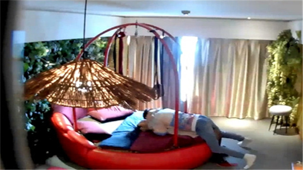 酷刑房中的禁忌性爱，体验极致刺激滋味